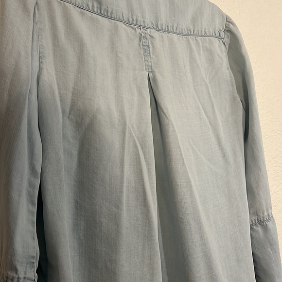 Cloth & Stone Button-Down, size medium. - Picture 11 of 12